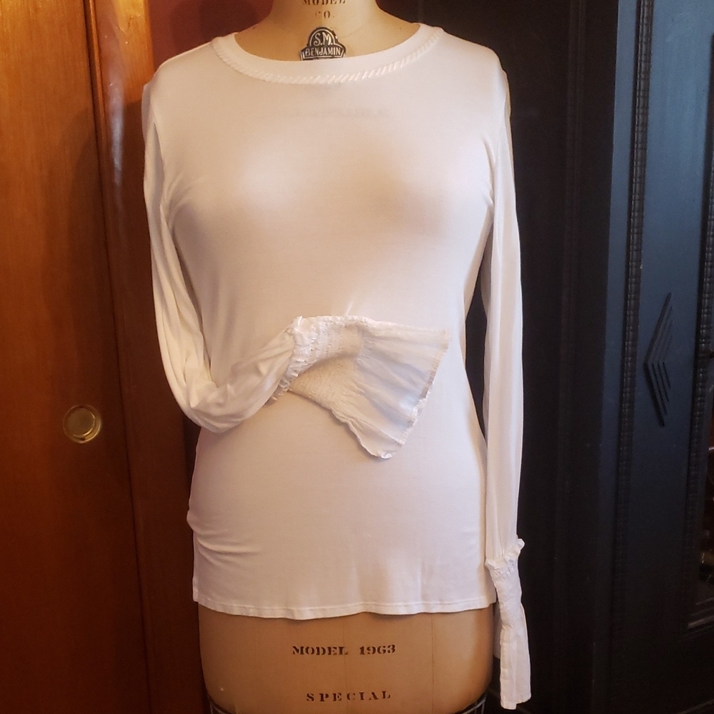 Classic White Long-Sleeve Women’s Top